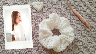 CROCHET EASY SCRUNCHIE  DIY BEGINNER TUTORIAL FOR A FEMININE SCRUNCHIE [upl. by Eimot]